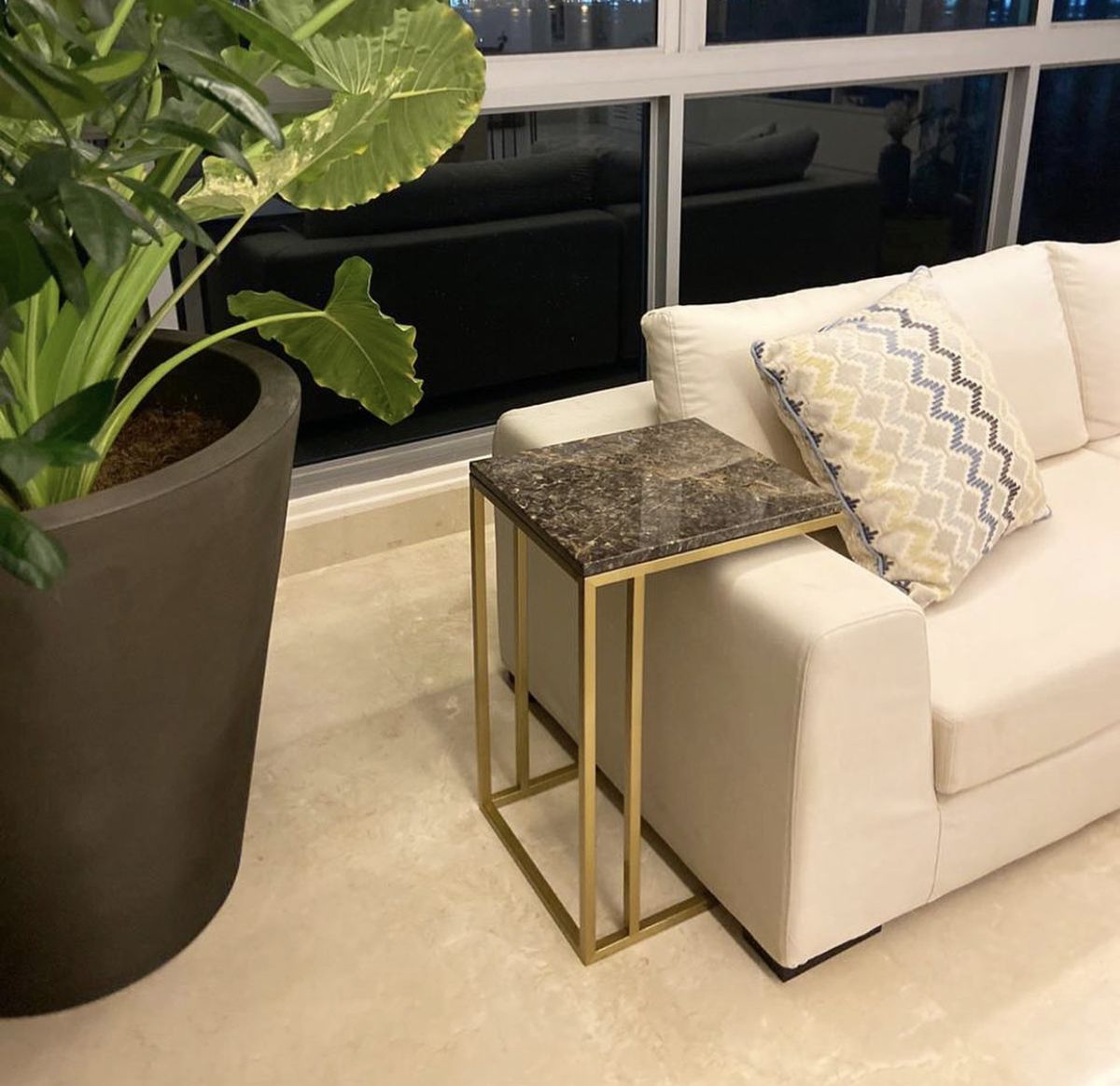 Mesa lateral marmol Corchete