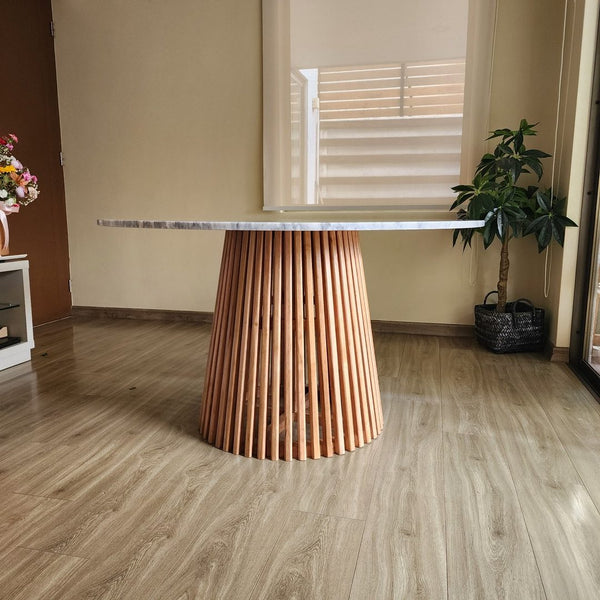 Mesa Comedor redonda  marmol Vela base madera 