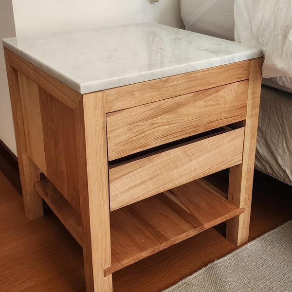 Velador Nordico madera Marmol Di Pusiano