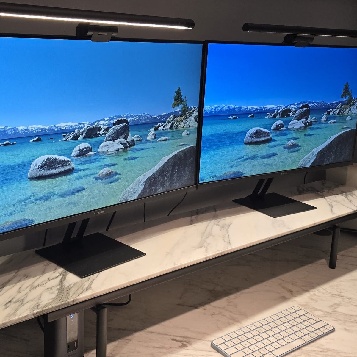 alzador pantallas metal  Marble